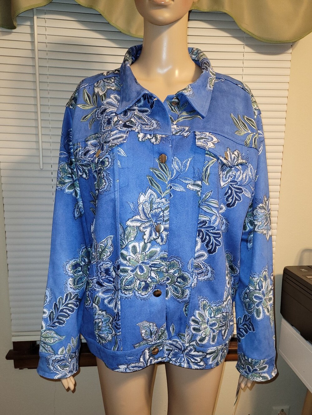 NWT - Ruby Rd. Women’s Blue Floral Button-Up Jacket.